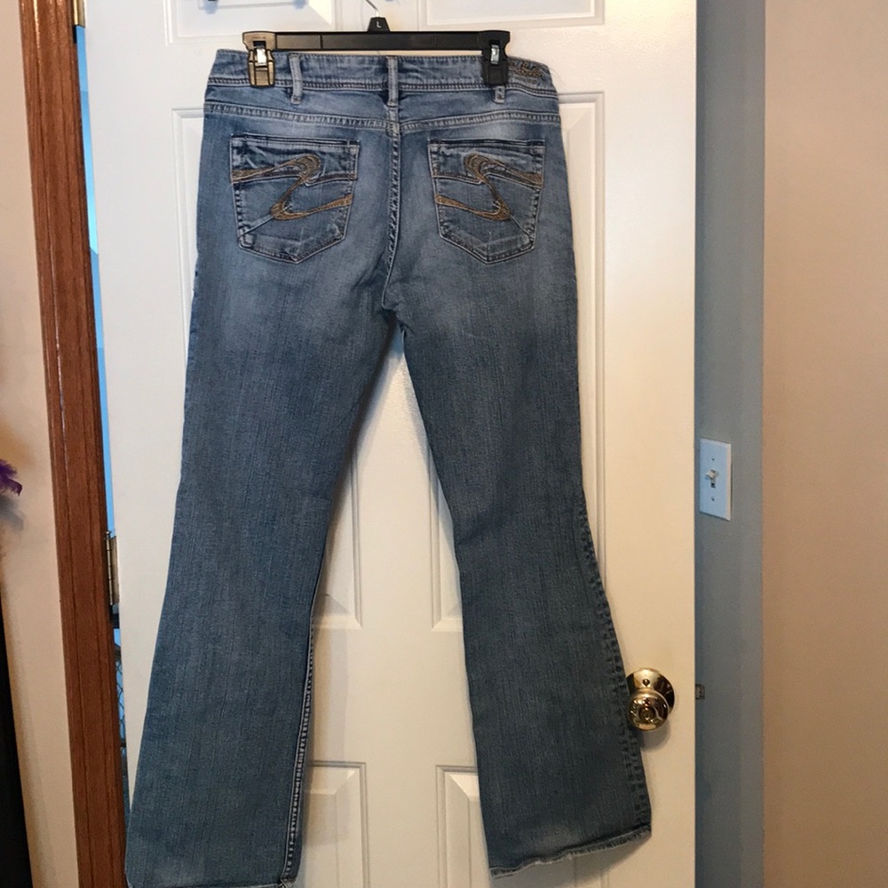Silver Jeans - Picture 2 of 5